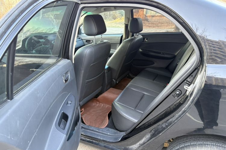 Used BYD F3 2020 1.5L Manual Luxury Edition Interior 4