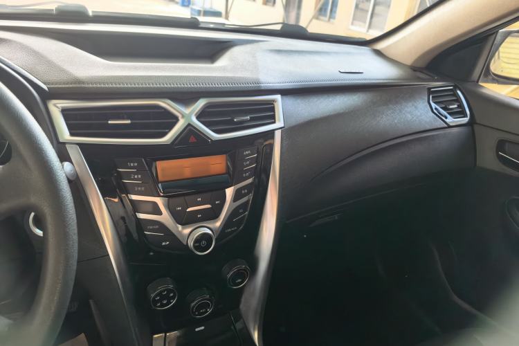 Used BYD F3 2020 1.5L Manual Value Edition Interior 6