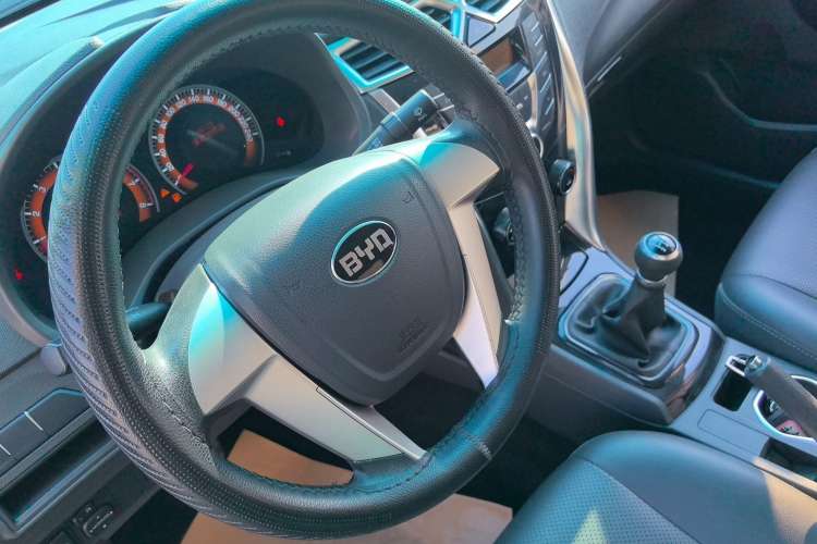 Used BYD F3 2020 1.5L Manual Luxury Edition Interior 8