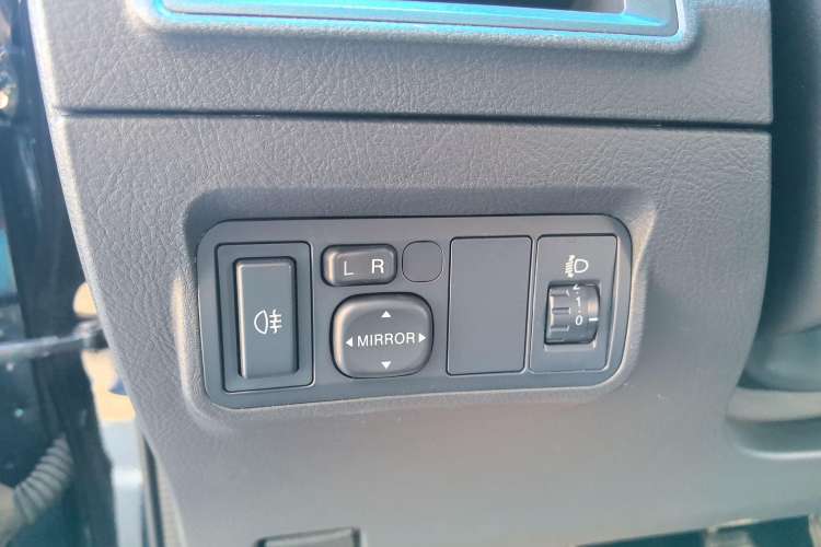 Used BYD F3 2020 1.5L Manual Luxury Edition Interior 9