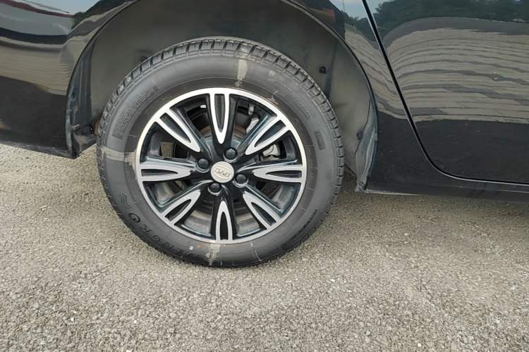 Used BYD F3 2020 1.5L Manual Luxury Edition Right Rear Wheel Hub