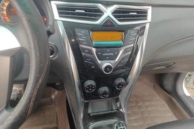 Used BYD F3 2020 1.5L Manual Luxury Edition Audio And AC Panel