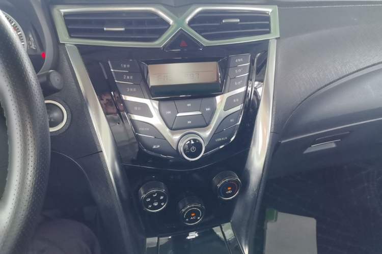 Used BYD F3 2020 1.5L Manual Value Edition Audio And AC Panel