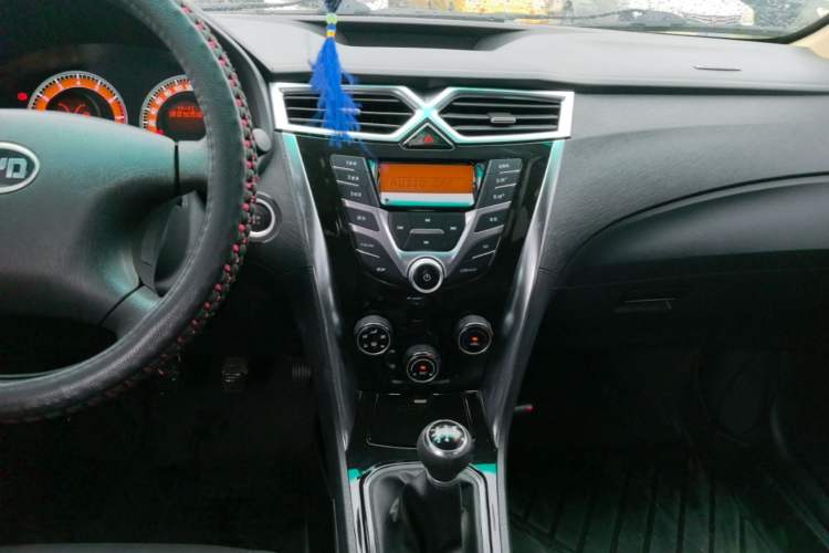 Used BYD F3 2020 1.5L Manual Value Edition Audio And AC Panel