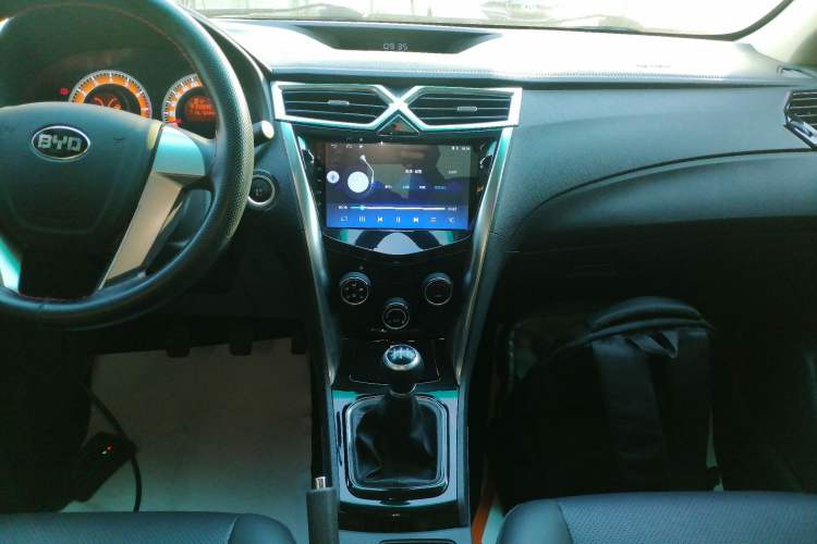 Used BYD F3 2020 1.5L Manual Luxury Edition Audio And AC Panel