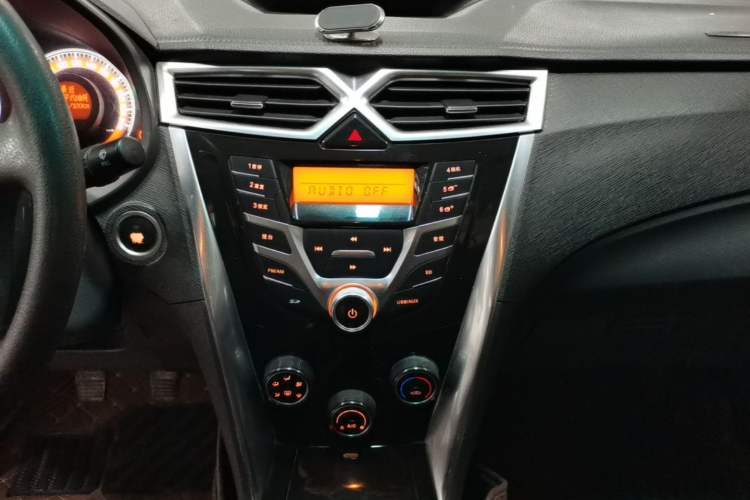 Used BYD F3 2020 1.5L Manual Value Edition Audio And AC Panel