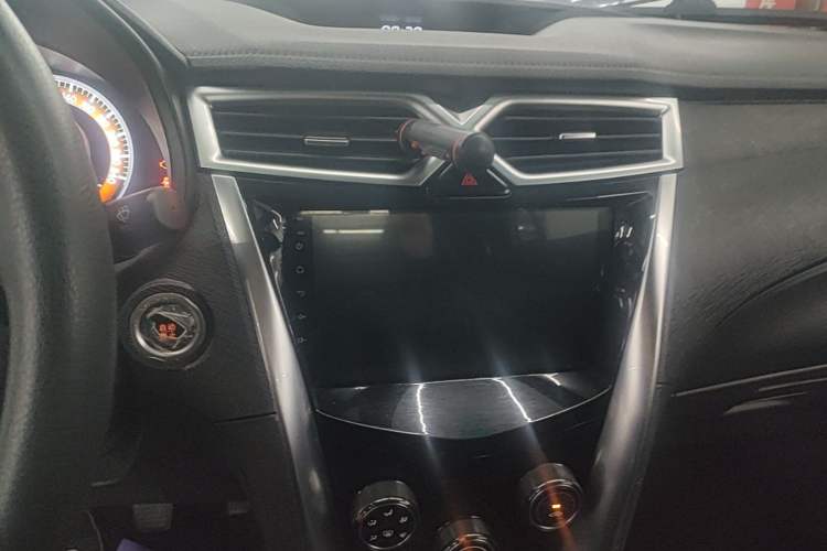 Used BYD F3 2020 1.5L Manual Luxury Edition Audio And AC Panel