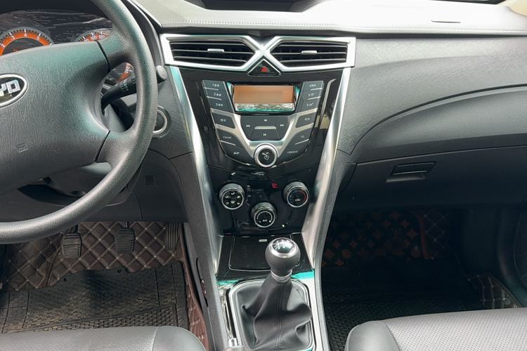 Used BYD F3 2020 1.5L Manual Value Edition Audio And AC Panel