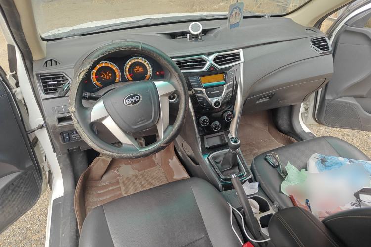 Used BYD F3 2020 1.5L Manual Luxury Edition Center Console