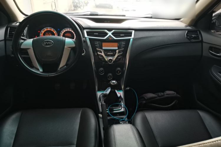 Used BYD F3 2020 1.5L Manual Luxury Edition Center Console