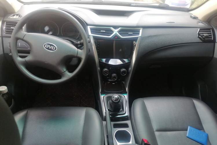 Used BYD F3 2020 1.5L Manual Value Edition Center Console