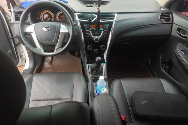 Used BYD F3 2020 1.5L Manual Luxury Edition Center Console