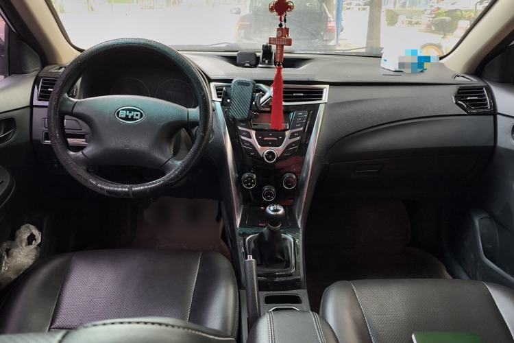 Used BYD F3 2020 1.5L Manual Value Edition Center Console