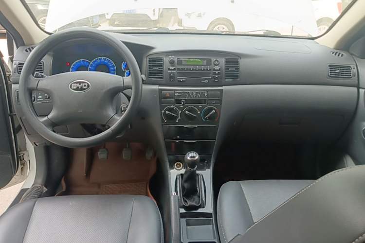 Used BYD F3 2020 1.5L Manual Classic Trim Center Console