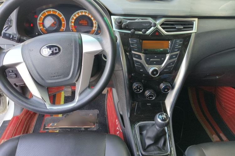Used BYD F3 2020 1.5L Manual Luxury Edition Center Console