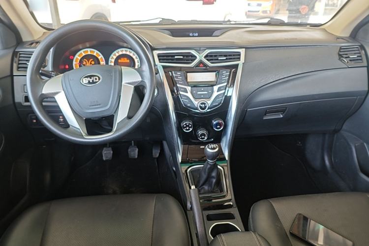 Used BYD F3 2020 1.5L Manual Luxury Edition Center Console