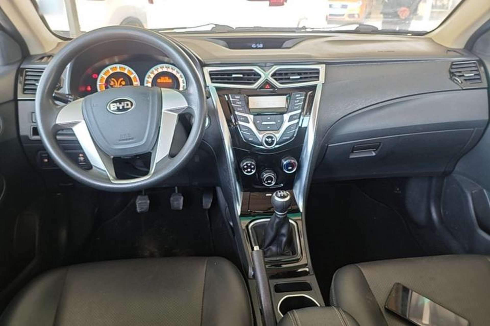 Used BYD F3 2020 1.5L Manual Luxury Edition Center Console