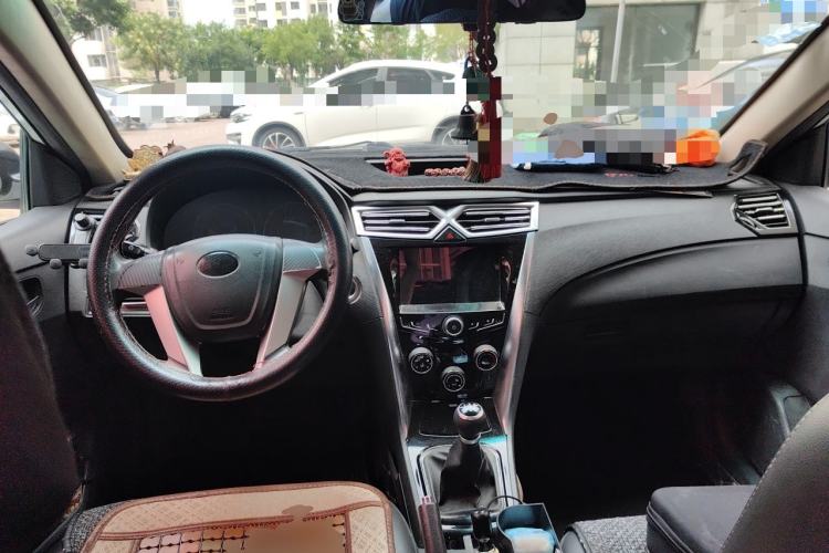 Used BYD F3 2020 1.5L Manual Luxury Edition Center Console