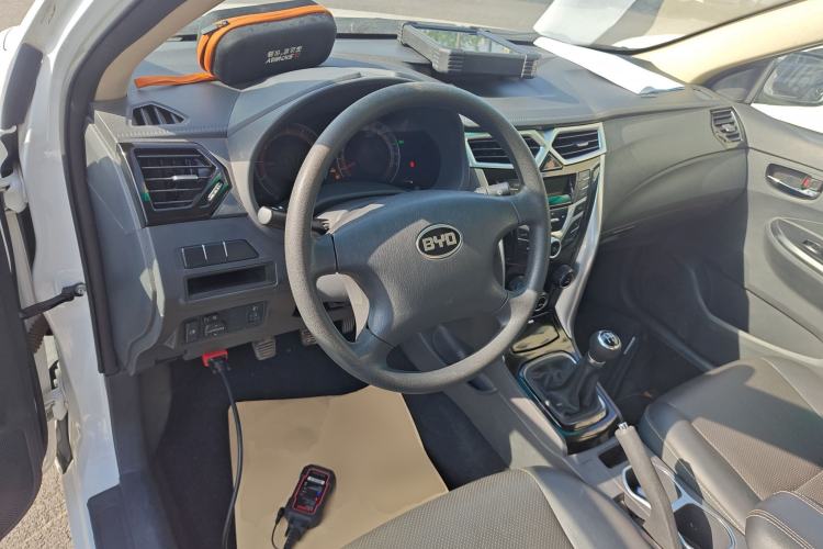 Used BYD F3 2020 1.5L Manual Value Edition Center Console