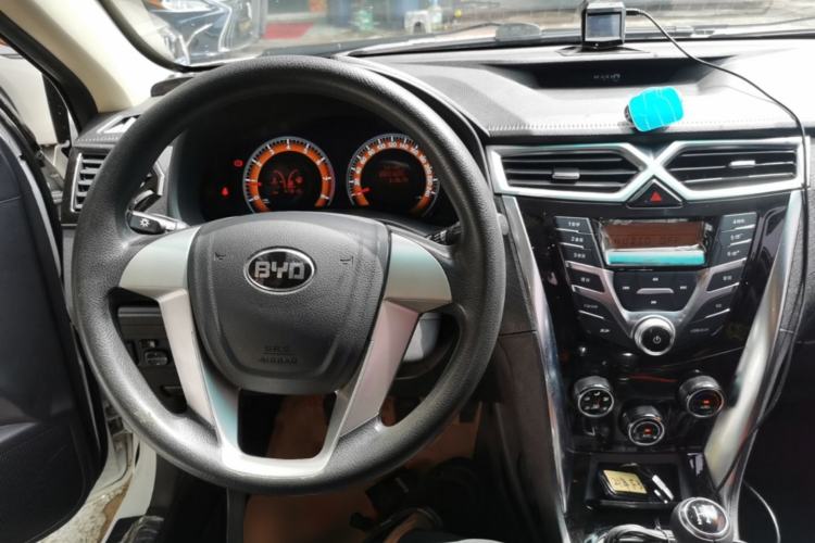 Used BYD F3 2020 1.5L Manual Luxury Edition Center Console