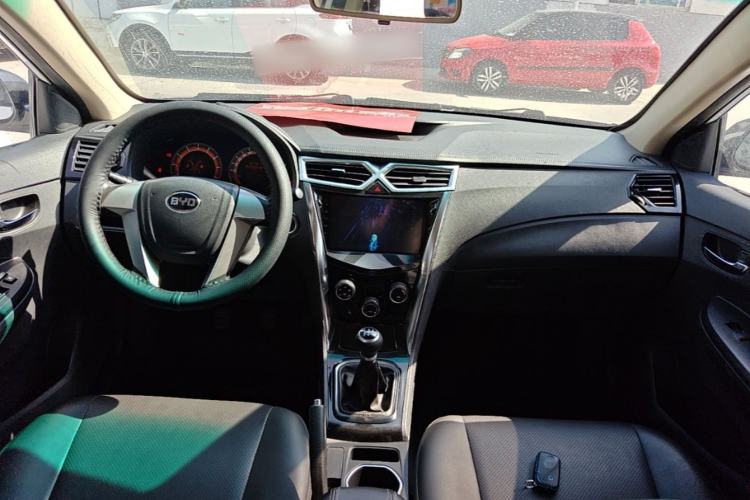 Used BYD F3 2020 1.5L Manual Luxury Edition Center Console