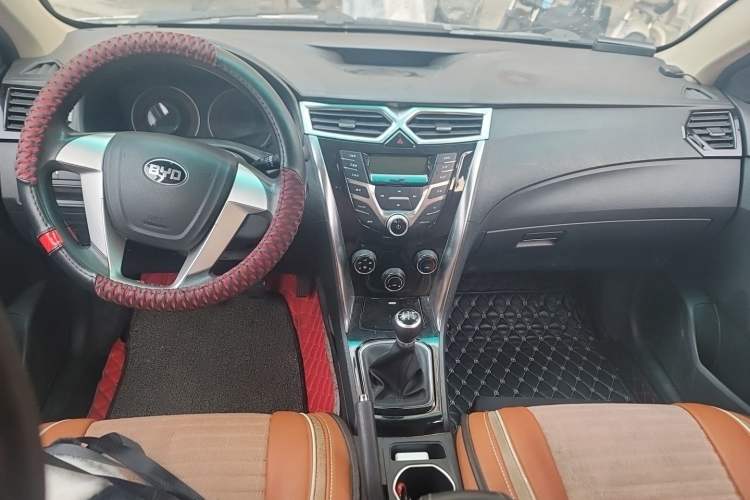 Used BYD F3 2020 1.5L Manual Luxury Edition Center Console