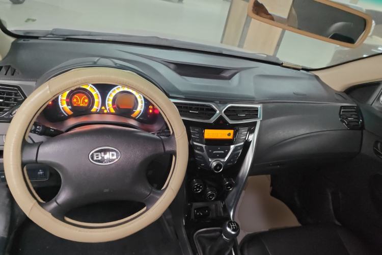 Used BYD F3 2020 1.5L Manual Value Edition Center Console