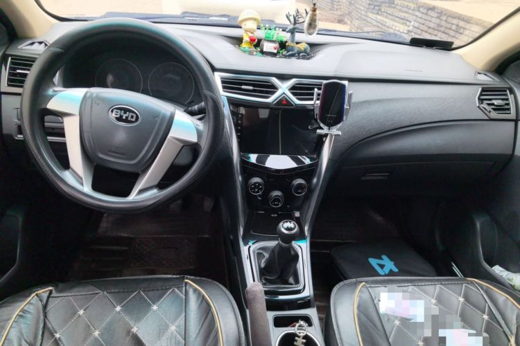 Used BYD F3 2020 1.5L Manual Luxury Edition Center Console