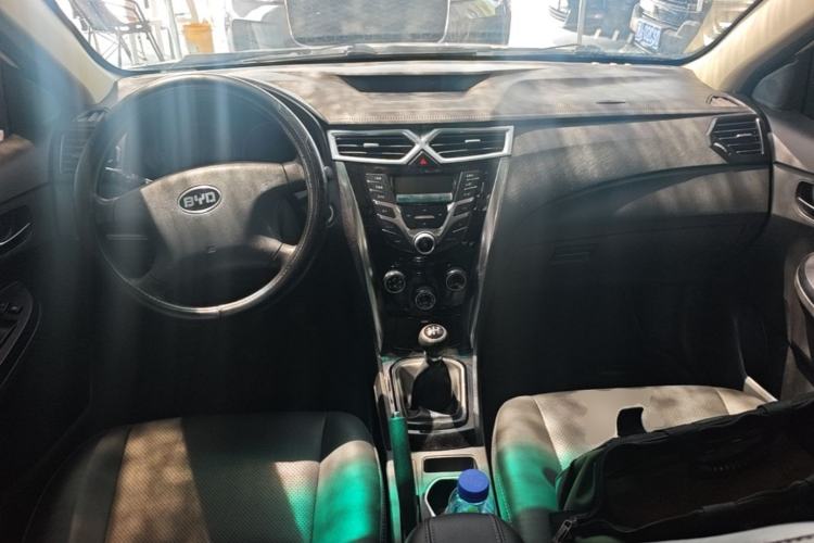 Used BYD F3 2020 1.5L Manual Value Edition Center Console