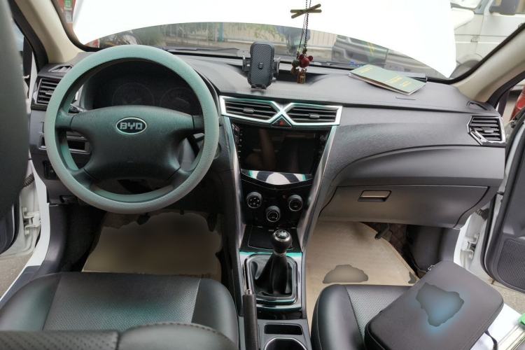 Used BYD F3 2020 1.5L Manual Luxury Edition Center Console