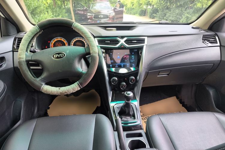 Used BYD F3 2020 1.5L Manual Value Edition Center Console