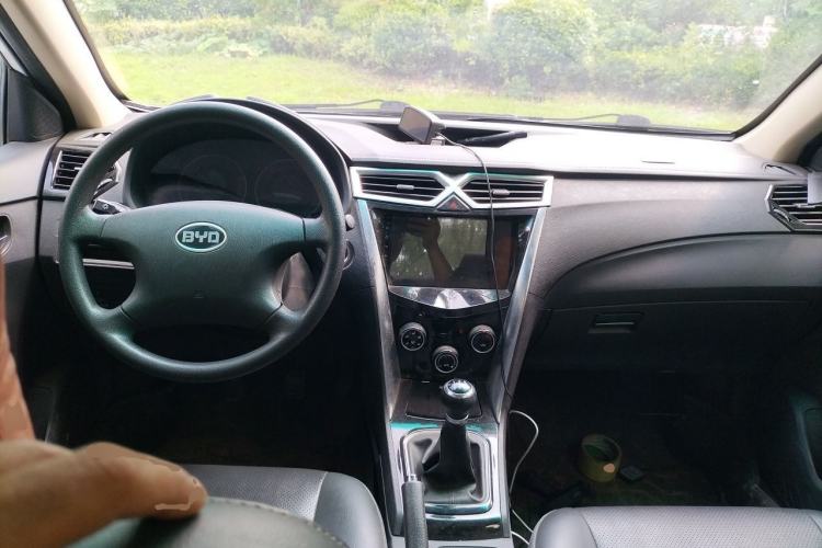 Used BYD F3 2020 1.5L Manual Value Edition Center Console