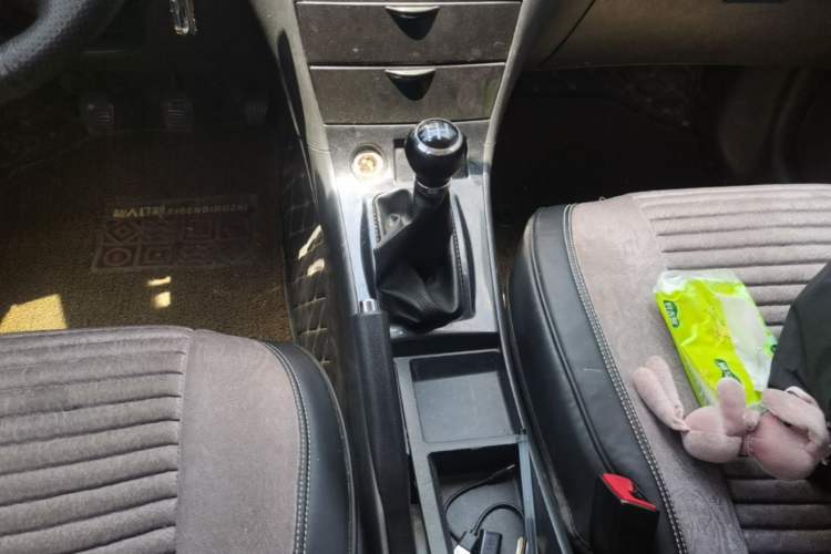 Used BYD F3 2020 1.5L Manual Classic Trim Gear Lever
