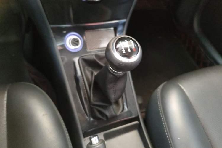 Used BYD F3 2020 1.5L Manual Classic Trim Gear Lever