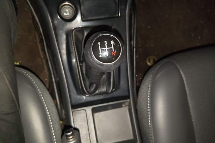Used BYD F3 2020 1.5L Manual Classic Trim Gear Lever