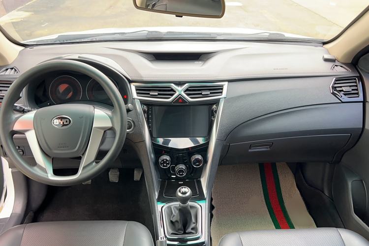 Used BYD F3 2020 1.5L Manual Luxury Edition Interior 3