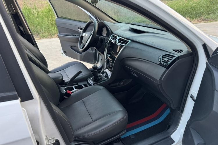 Used BYD F3 2020 1.5L Manual Luxury Edition Interior 3