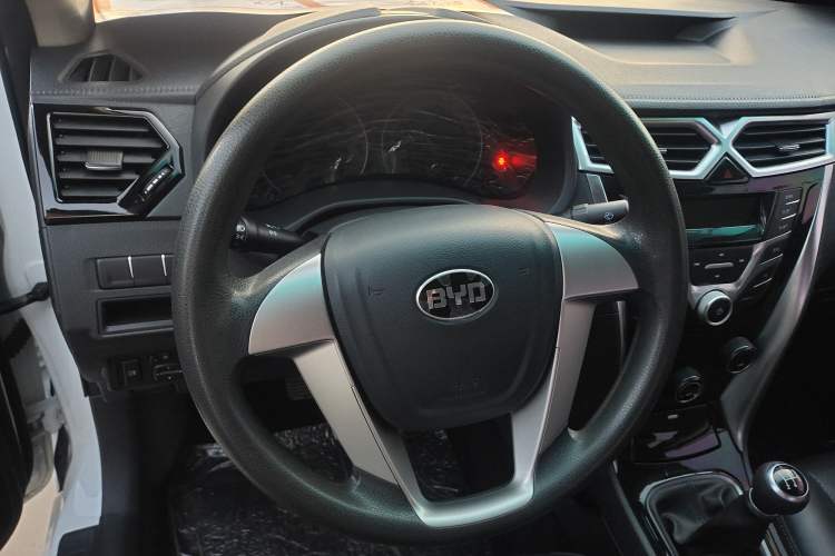 Used BYD F3 2020 1.5L Manual Luxury Edition Interior 3
