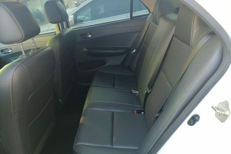 Used BYD F3 2020 1.5L Manual Luxury Edition Interior 4