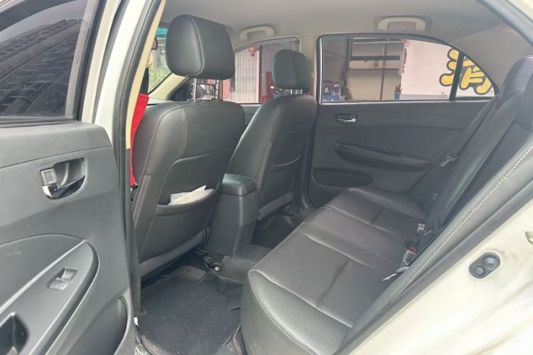Used BYD F3 2020 1.5L Manual Luxury Edition Interior 4