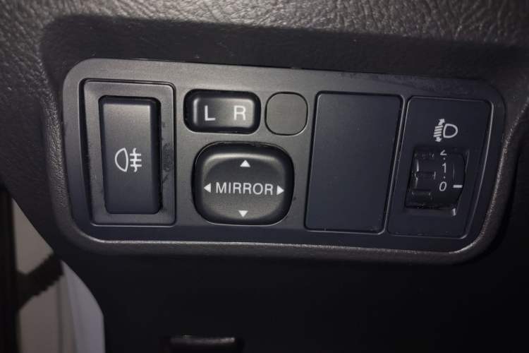 Used BYD F3 2020 1.5L Manual Luxury Edition Interior 4