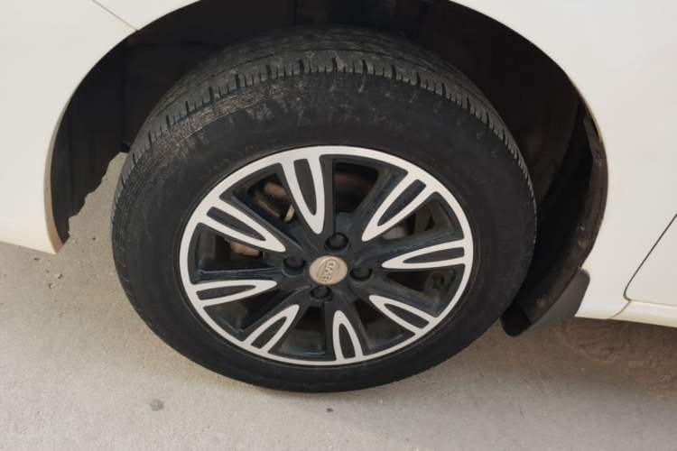 Used BYD F3 2020 1.5L Manual Luxury Edition Left Front Wheel Hub