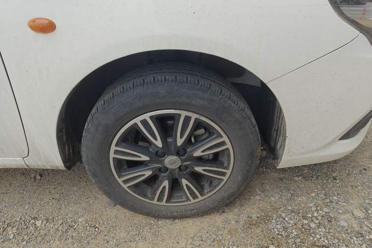 Used BYD F3 2020 1.5L Manual Luxury Edition Right Front Wheel Hub