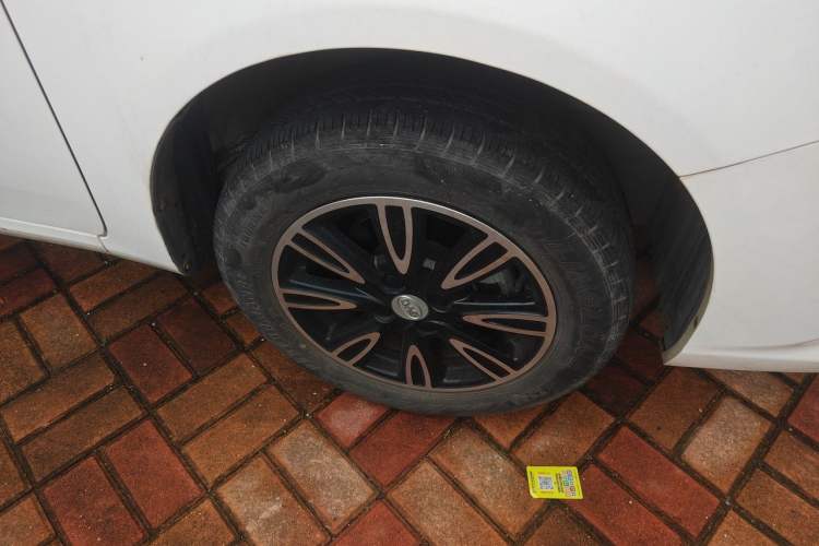 Used BYD F3 2020 1.5L Manual Luxury Edition Right Front Wheel Hub