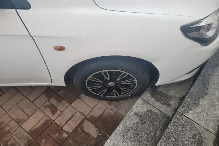 Used BYD F3 2020 1.5L Manual Luxury Edition Right Front Wheel Hub