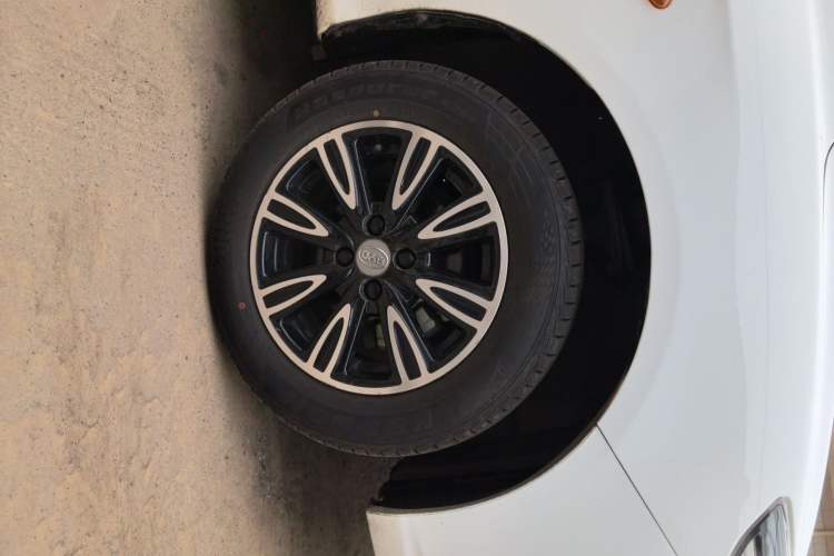 Used BYD F3 2020 1.5L Manual Luxury Edition Right Front Wheel Hub
