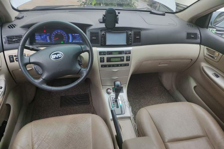 Used BYD F3 New Energy 2010 DM Low-Carbon Edition Center Console