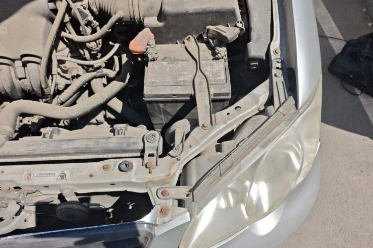 Used BYD F3R 2009 Gold Diamond Edition 1.5L Elite Model Engine Bay Left