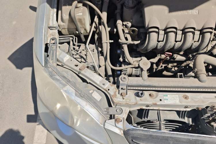 Used BYD F3R 2009 Gold Diamond Edition 1.5L Elite Model Engine Bay Right