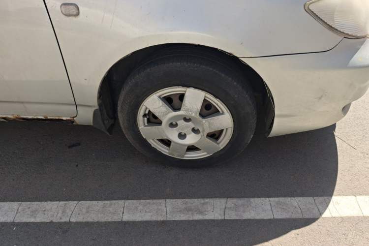 Used BYD F3R 2009 Gold Diamond Edition 1.5L Elite Model Right Front Wheel Hub